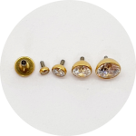 Labret Zircônia fundo abaulado PVD Gold - ponto de luz - Imagem 2