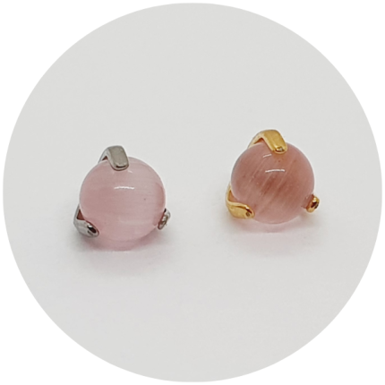Labret Pedra de Olho de Gato Rosa prongset - Natural e PVD Gold - haste em titânio natural