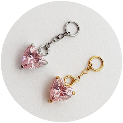 PINGENTE CORAÇÃO ROSA - COLEÇÃO BARBIE - NATURAL E PVD GOLD